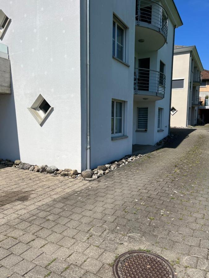 Black&White Apartment Uzwil ภายนอก รูปภาพ