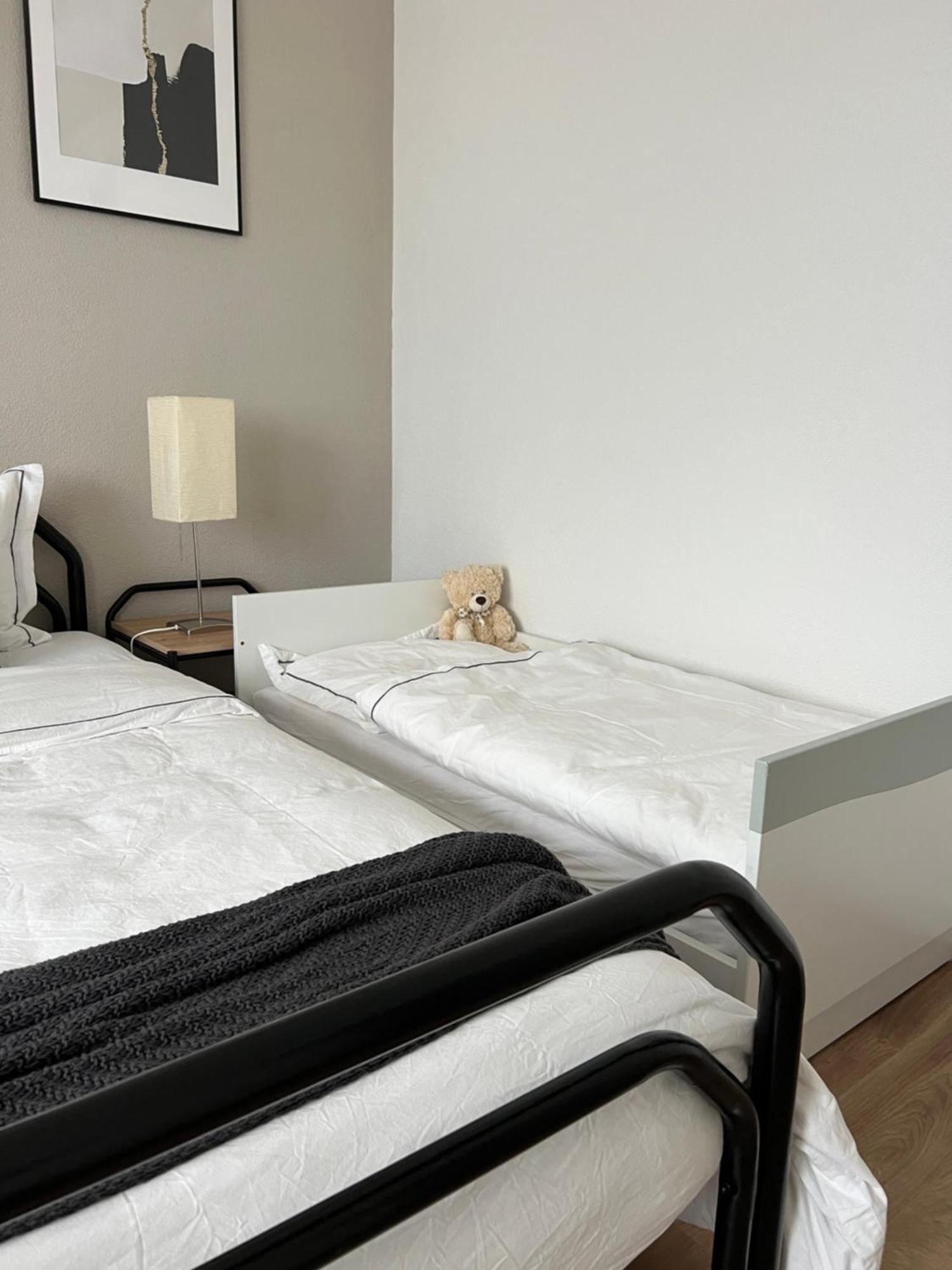 Black&White Apartment Uzwil ภายนอก รูปภาพ