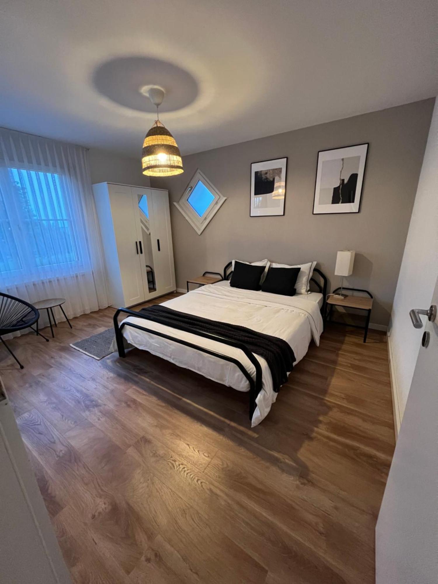 Black&White Apartment Uzwil ภายนอก รูปภาพ
