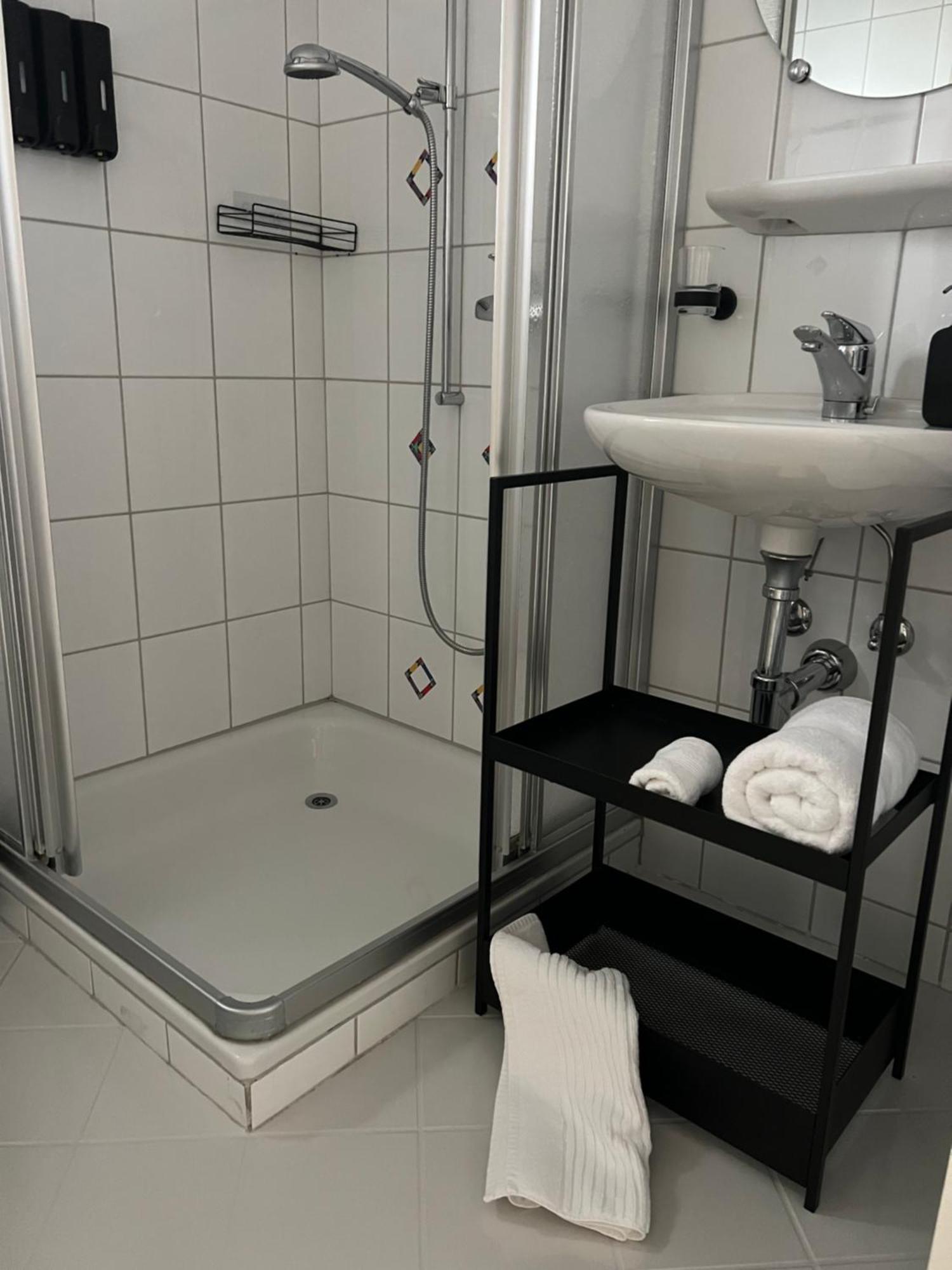 Black&White Apartment Uzwil ภายนอก รูปภาพ